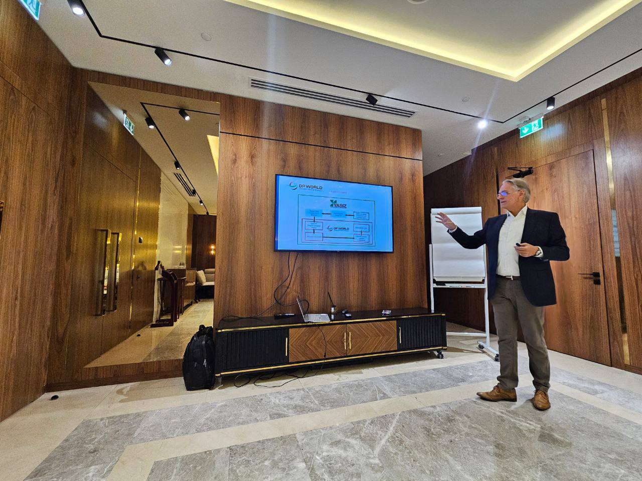 DP World Tashkent YASIZ hududida yuk terminali loyihasini taqdim etdi